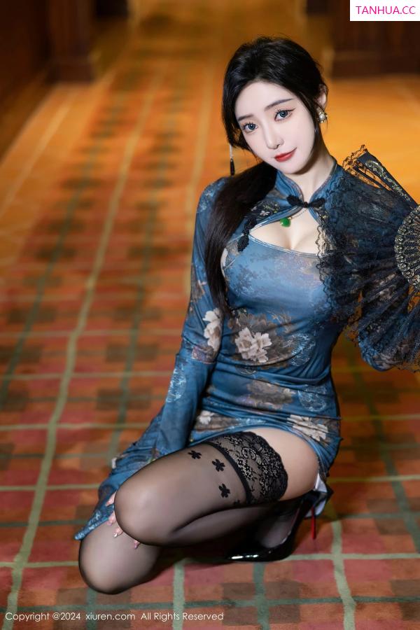 王馨瑶  [XiuRen]高清写真图 2024.04.19 No.8425 王馨瑶yanni 美腿黑丝第38张图片